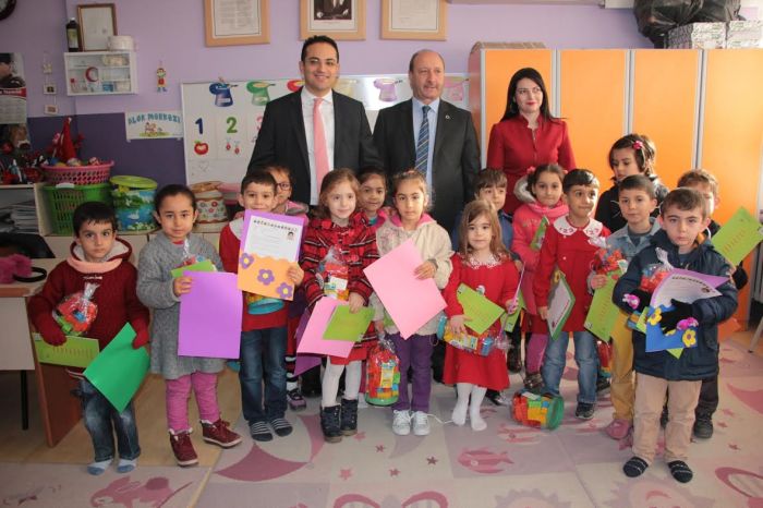 Başkan Atila, öğrencilerin karne heyecanına ortak oldu