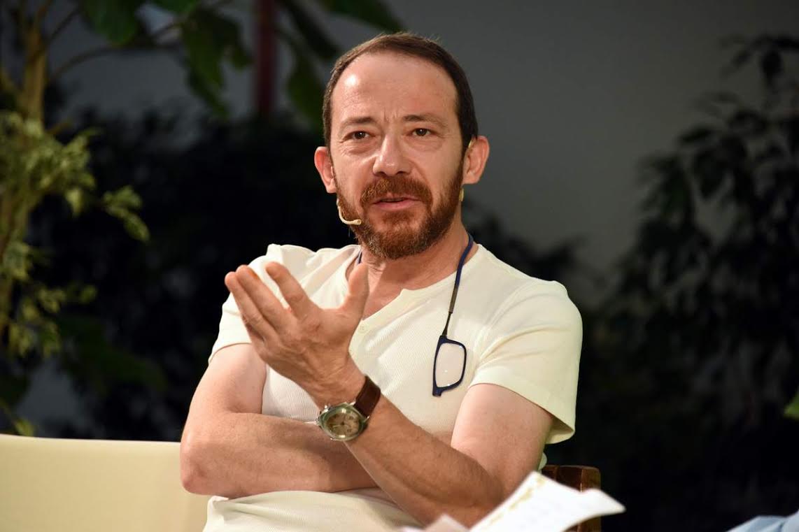 HAKAN GERÇEK: TEKNOLOJİ BİZİ KÖRELTİYOR