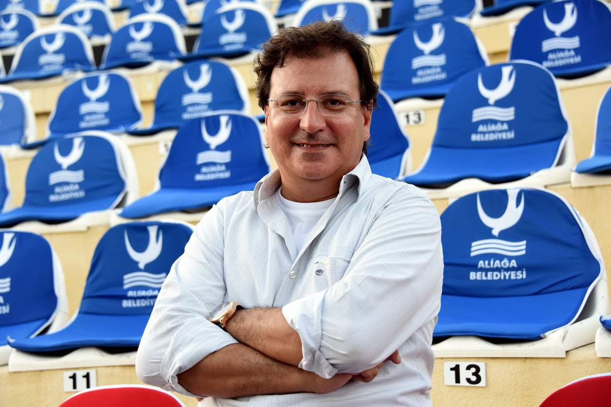 ALİAĞA'DA BİR AYDA 20 BİN KİŞİ TİYATRO İZLEDİ