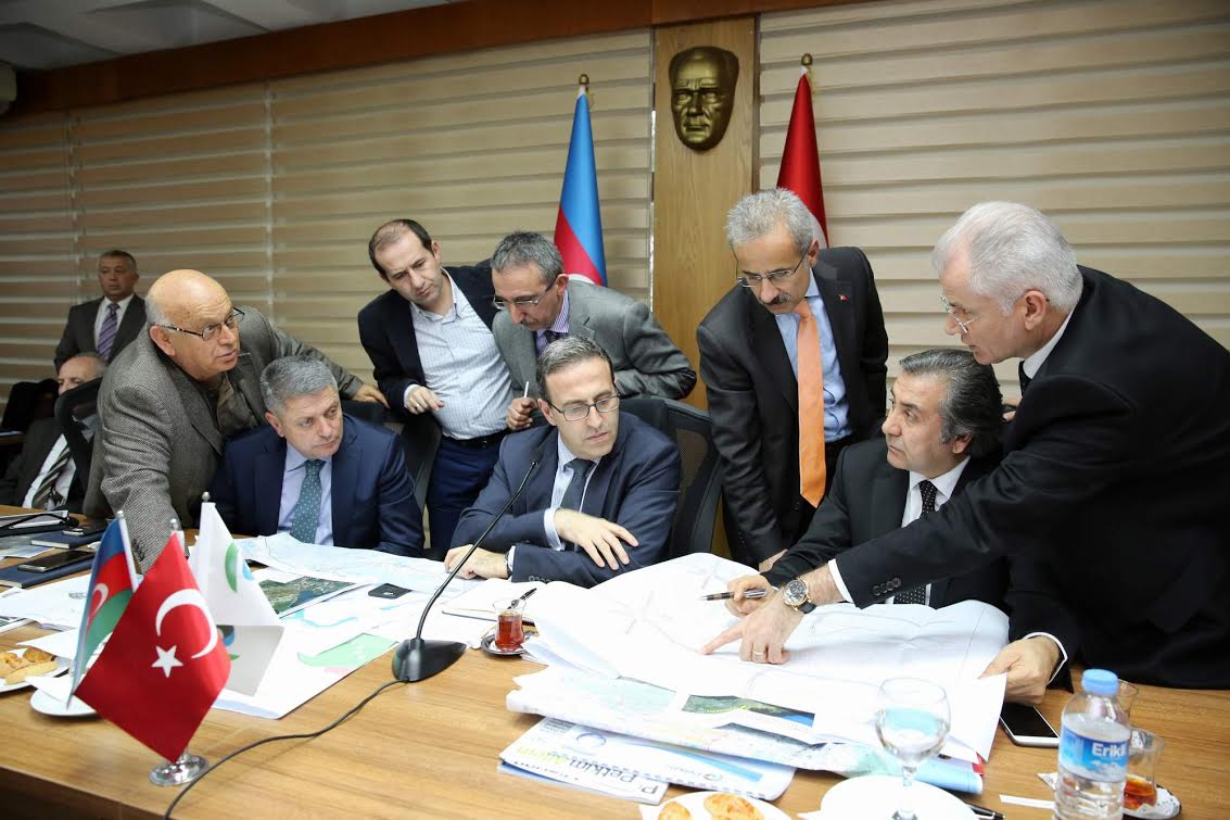 SAKA: DEMİRYOLU ALİAĞA'YI İKİYE AYIRMASIN