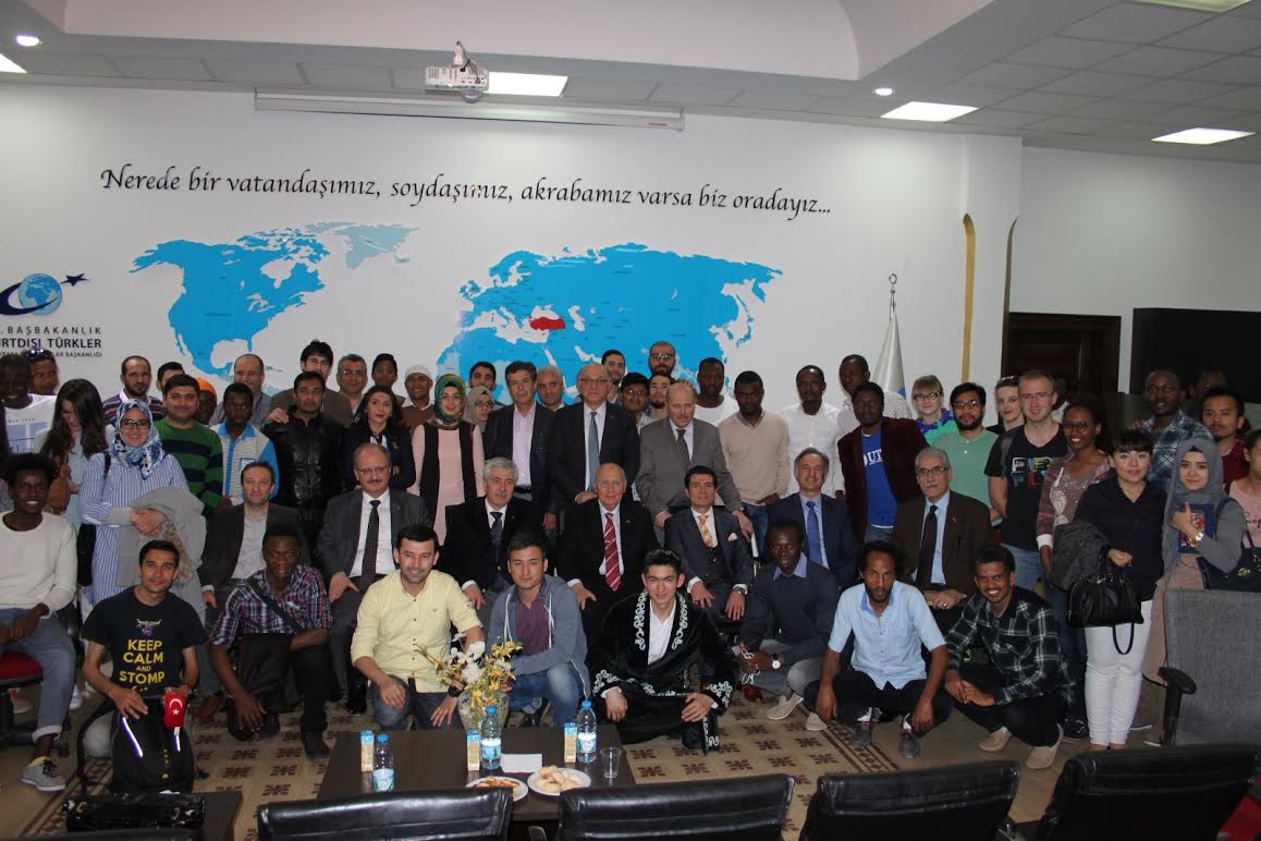 AKADEMİNİN İLK DERSİ REKTÖR PROF.DR. AKHAN'DAN