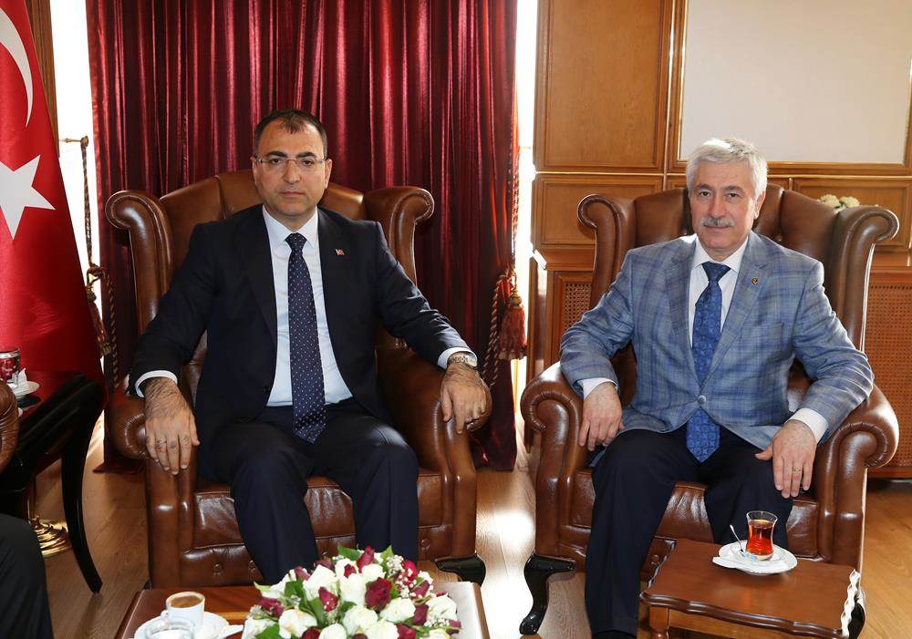 Hoşcoşkun'dan Vali Toprak'a Ziyaret