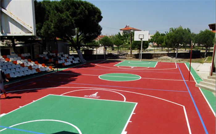 Okul sahalarına renk geldi