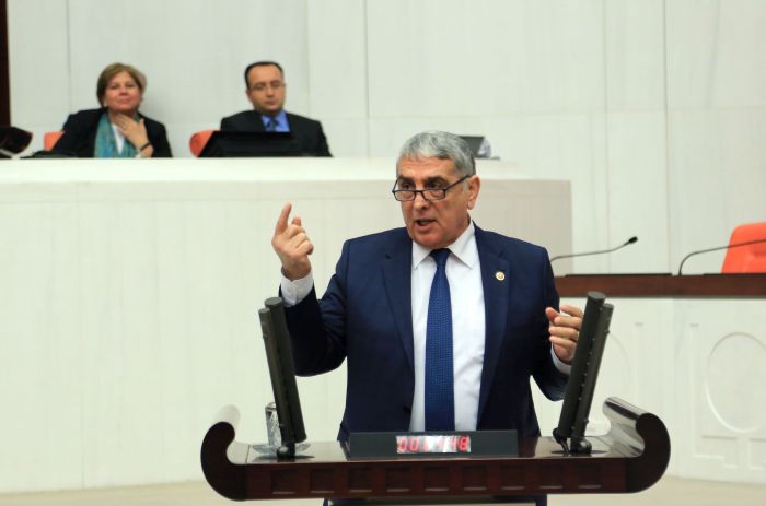 Türkiye'nin istikbali İzmir