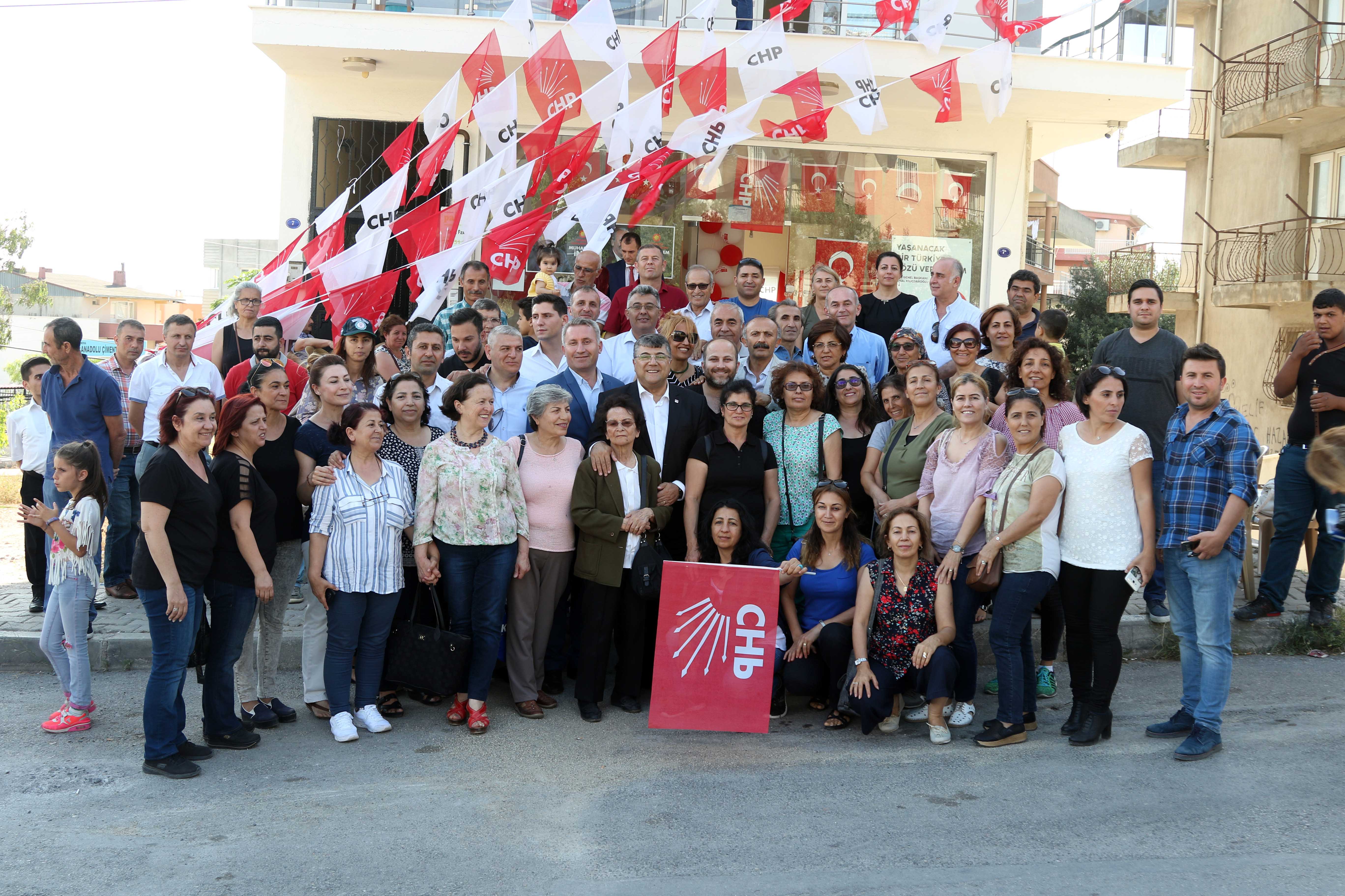 "Parlamenter Demokratik Düzen İstiyoruz!"