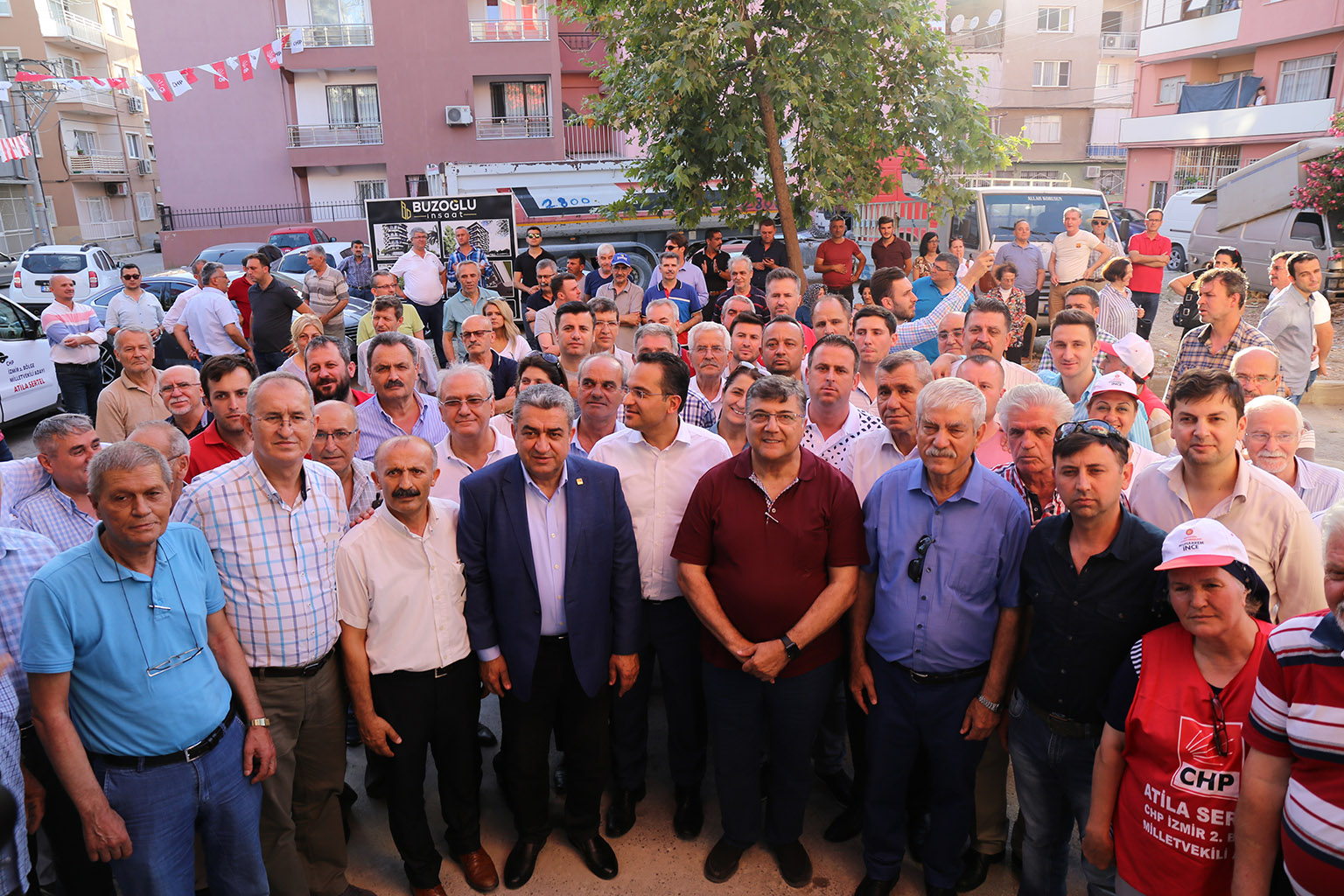 AVM'lerle değil esnafla dayanışma içinde olacağız