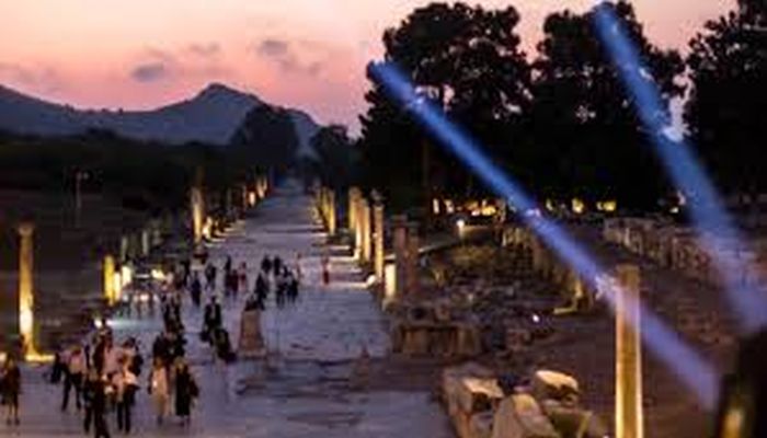 Efes'te tiyatro festivali
