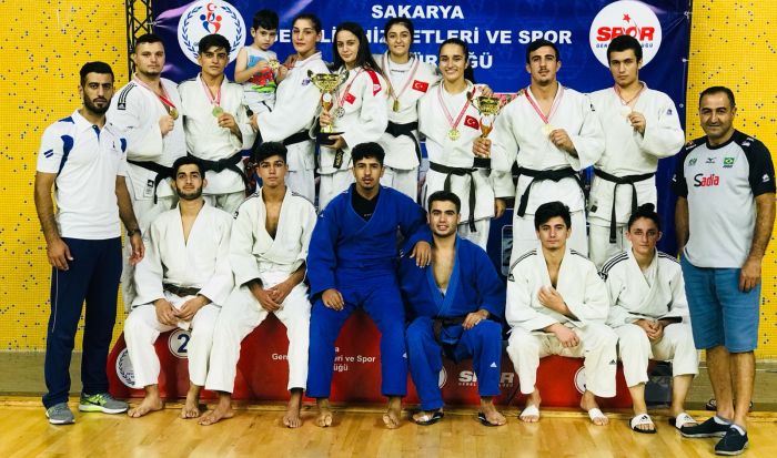 8 Madalyayla Şampiyonluk!