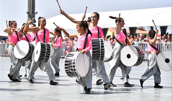 350 metrelik dev bayrak