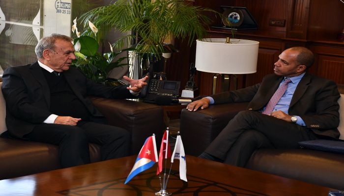 Küba Büyükelçisi İzmir'de