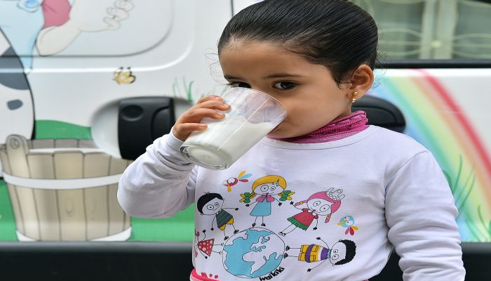 65 milyon litre süt dağıtıldı