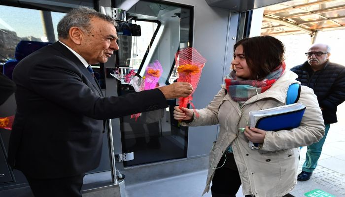 Kadınlara sürpriz karşılama