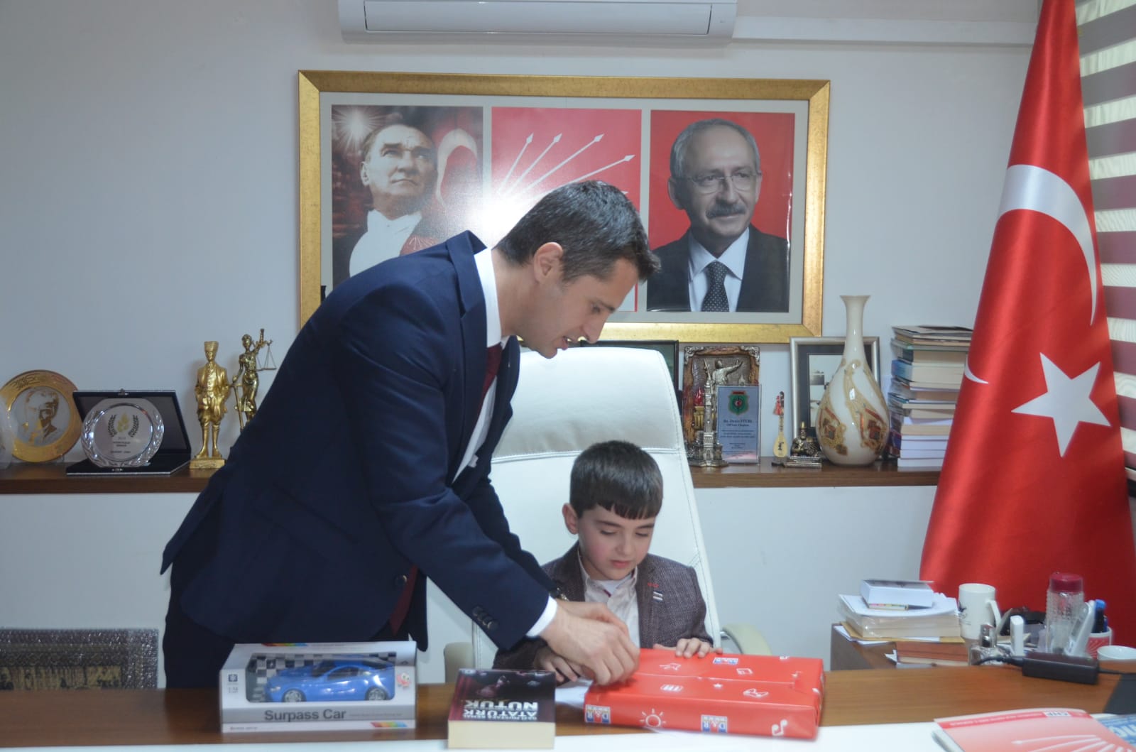 Deniz Yücel, koltuğunu devretti