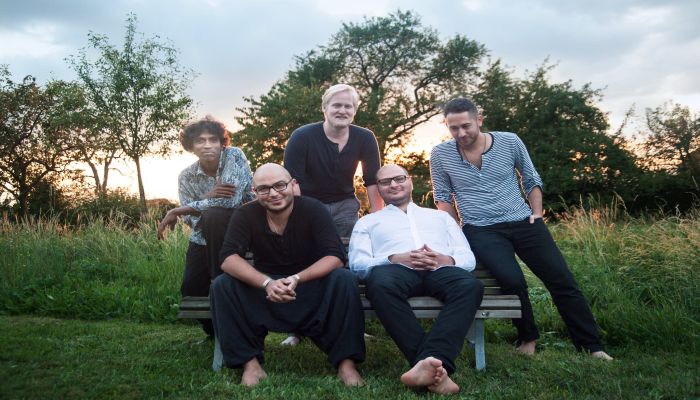 Nisan'da İzmir'e yıldız yağacak