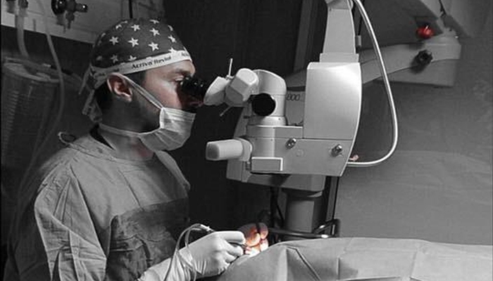 "Lazer ameliyatı ile gözlüklere veda!"