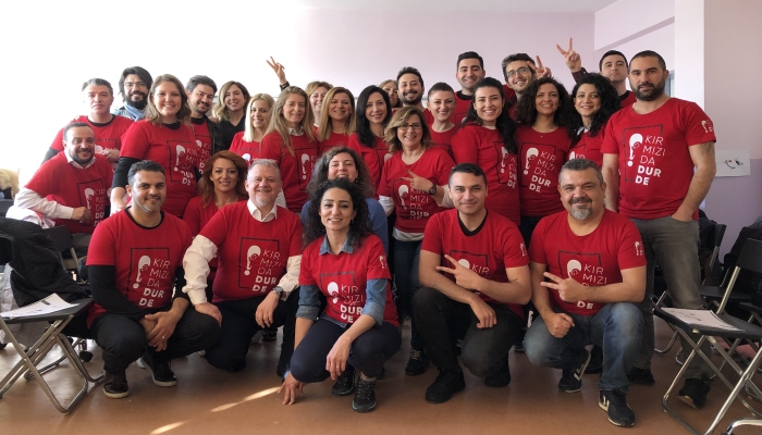 1113 çocuk kırmızıda dur dedi!