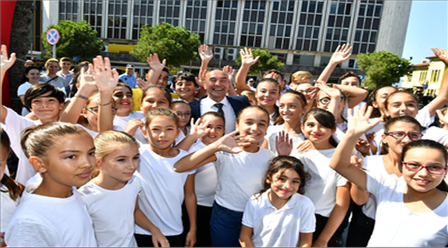 "İzmir 'Kuruluş Seferberliği'ni başlatan şehirdir"