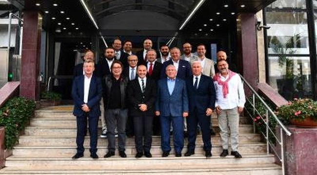 İzmir'in k öklü kulüpleri Tunç Soyer'le buluştu