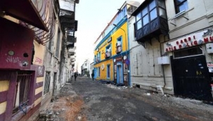 Alsancak Bornova Sokağı yayaların oluyor