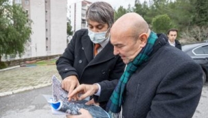 Başkan Soyer istinat duvarı çöken sitede inceleme yaptı