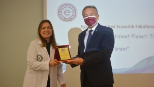 Egeli genç eczacıların önlük giyme heyecanı