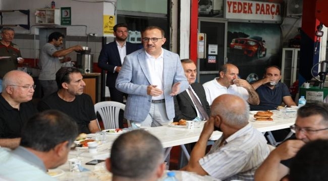 Başkan Sürekli esnafla buluştu, teşkilat ziyareti yaptı
