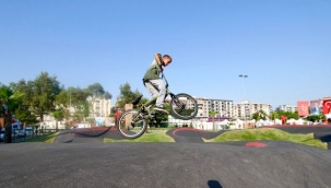 KARŞIYAKA'DA ZEYNEP ASLAN BİSİKLET PARKURU AÇILDI