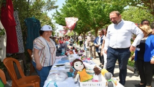 Çiğli'nin Emektar Kadınlarından Üniversite Öğrencilerine Burs Desteği