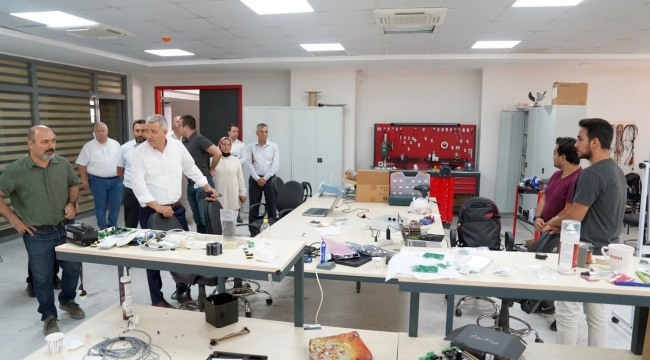 Egeli Mühendisler Avrupa Standartlarının Üzerinde Donanıma Sahip Laboratuvarlarda Eğitim Alıyor