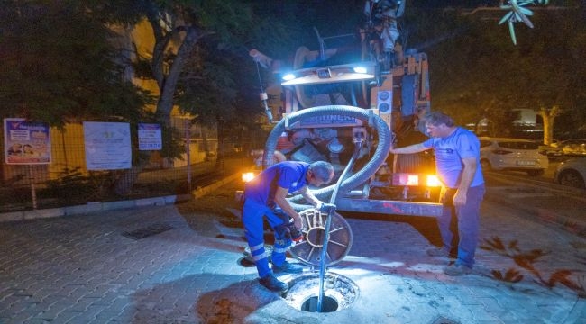 Bostanlı'nın kanalizasyon hatlarında kapsamlı temizlik 