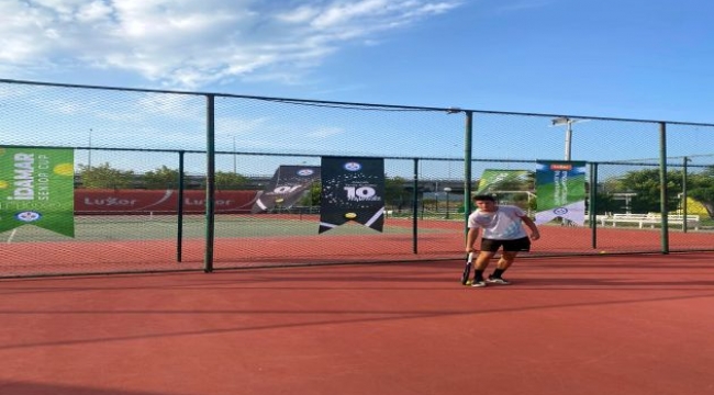 Çeşme'de Tenis Turnuvası Heyecanı