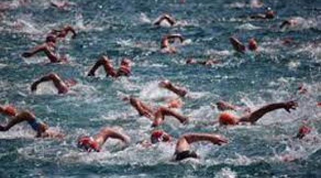 Triatlon Şampiyonlarına Ödüllerini Verdi