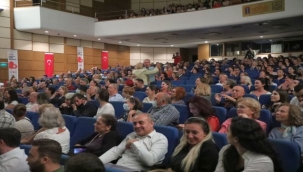  Klasi-Komik Bayraklı'da sahnelendi