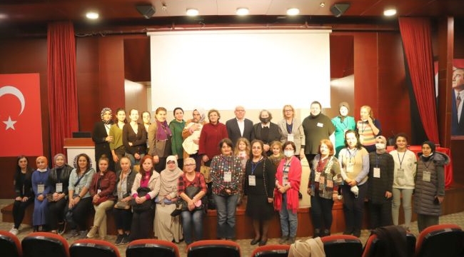 'Aile Okulu' Eğitim Programı Kartal'da Başladı