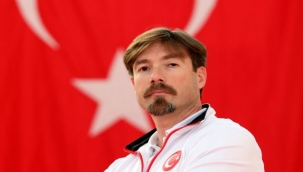 Gaziemir Belediyesi Taekwondo Antrenörü Volkan Yalçınkaya Türkiye Şampiyonu