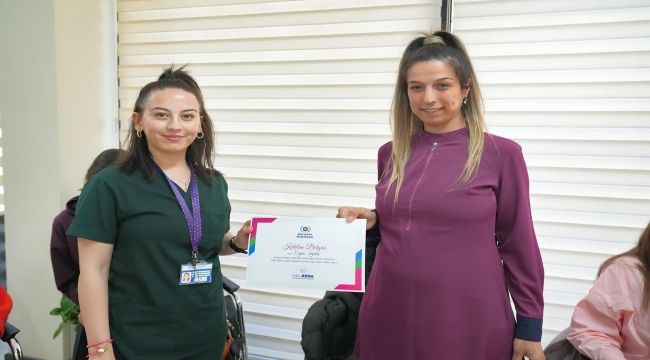 Anne adayları, Gebe Okulu'nda doğuma hazırlanıyor