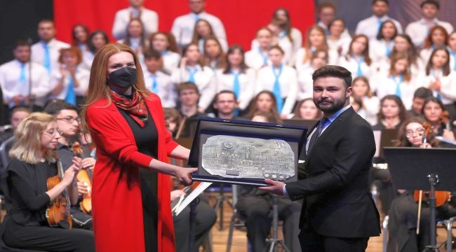 DEÜ'nün "Kutlu Gün" Marşına İlgi Artıyor