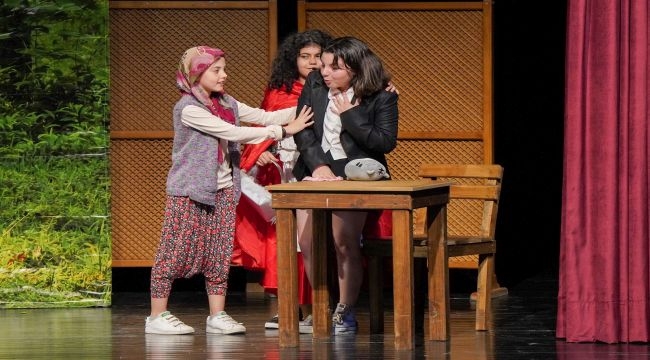 Gaziemir'de Sahne Çocukların