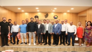 İzmir Milletvekili Eyyüp Kadir İnan Bergama'yı Ziyaret Etti