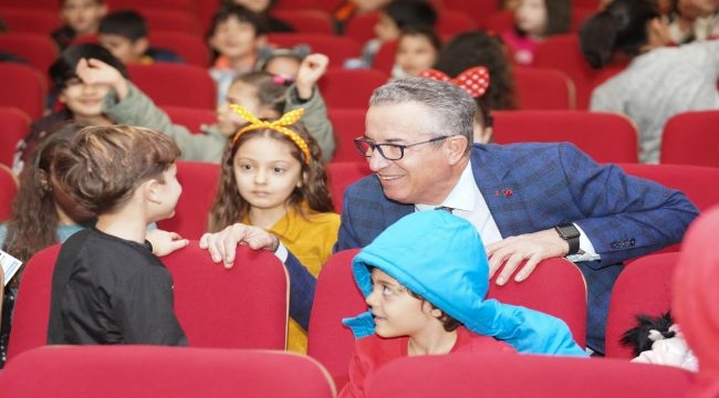 Başkan Arda'dan çocuklara tiyatro çağrısı