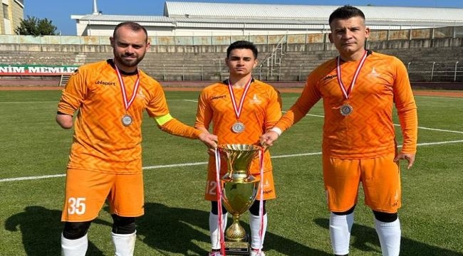 İzmir'in Ampute Futbol Takımı Türkiye İkincisi Oldu
