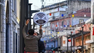 Kemeraltı'nda 17 noktada WİzmirNet dönemi