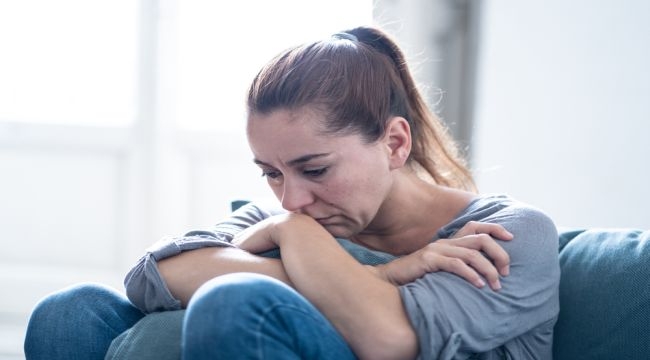 MENOPOZ YAŞINI ÖNE ÇEKEN 7 HATALI ALIŞKANLIK!