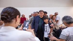 Başkan Tugay Balçova Cemevi'nde aşure lokmasına ortak oldu