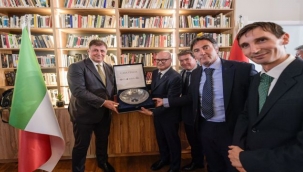 Başkan Tugay'dan İtalya Evi ziyareti 
