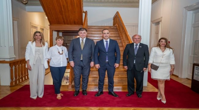 Başkan Tugay "kardeş kent" Lefkoşa Belediye Başkanı Harmancı'yı ağırladı