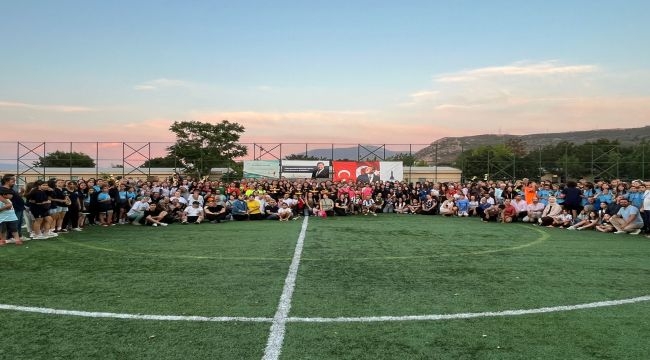 İzmir'in futbolcu kızları geleceğe umut oldu 