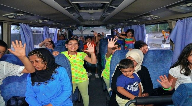 Kadifekaleli çocuklar "Efsane Dinozorlar" gösterisini izledi