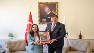 KKTC İzmir Başkonsolosu İnanıroğlu'ndan Başkan Tugay'a ziyaret