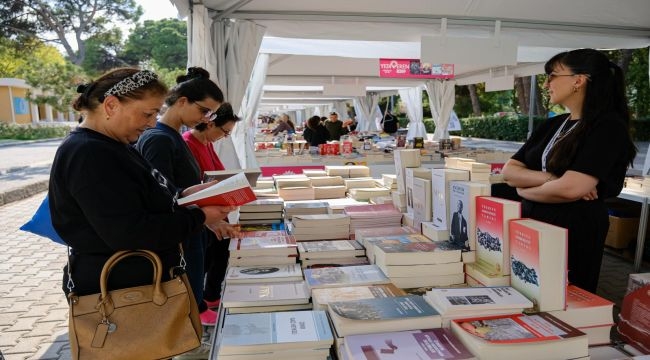 İZKİTAP Fikir Söyleşileri'nde Kadifekale Mahalle Bostanı, kentsel adalet ve eşitlik konuşuldu